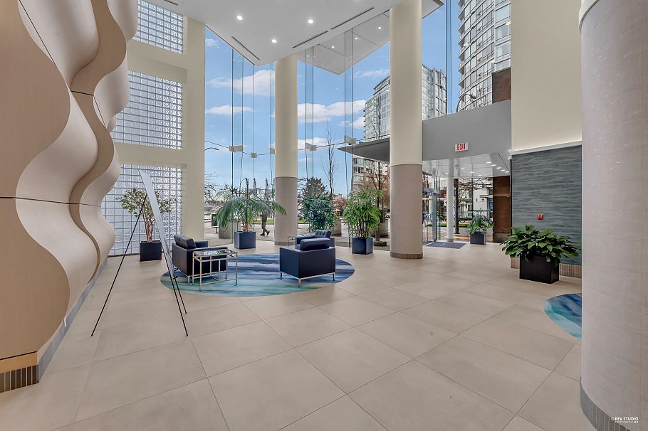 1506 1199 Marinaside Crescent Vancouver, BC - 3