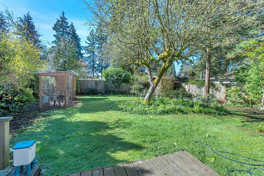 825 W 20th Street North Vancouver, BC - 2