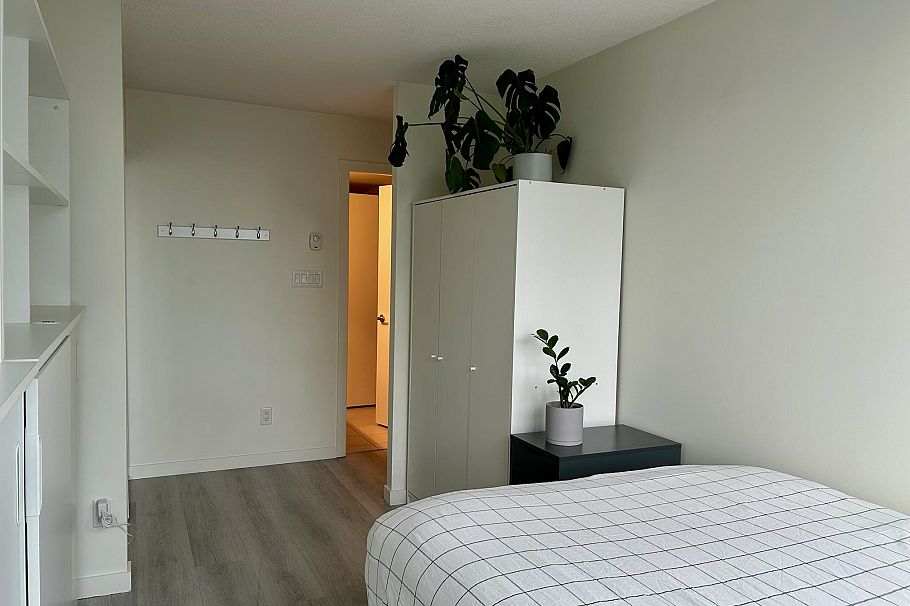 809 1212 Howe Street Vancouver, BC - 11