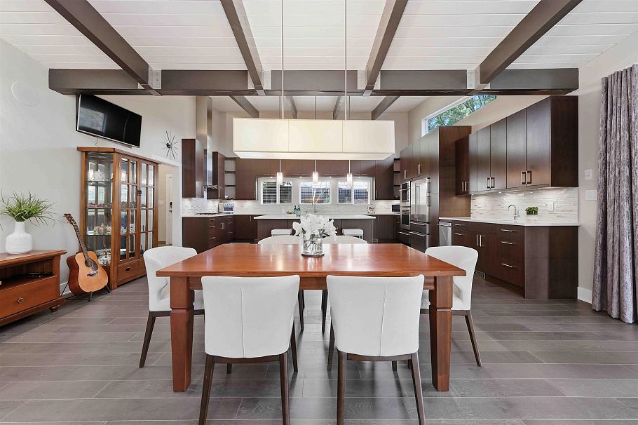 672 E St James Road North Vancouver, BC - 19