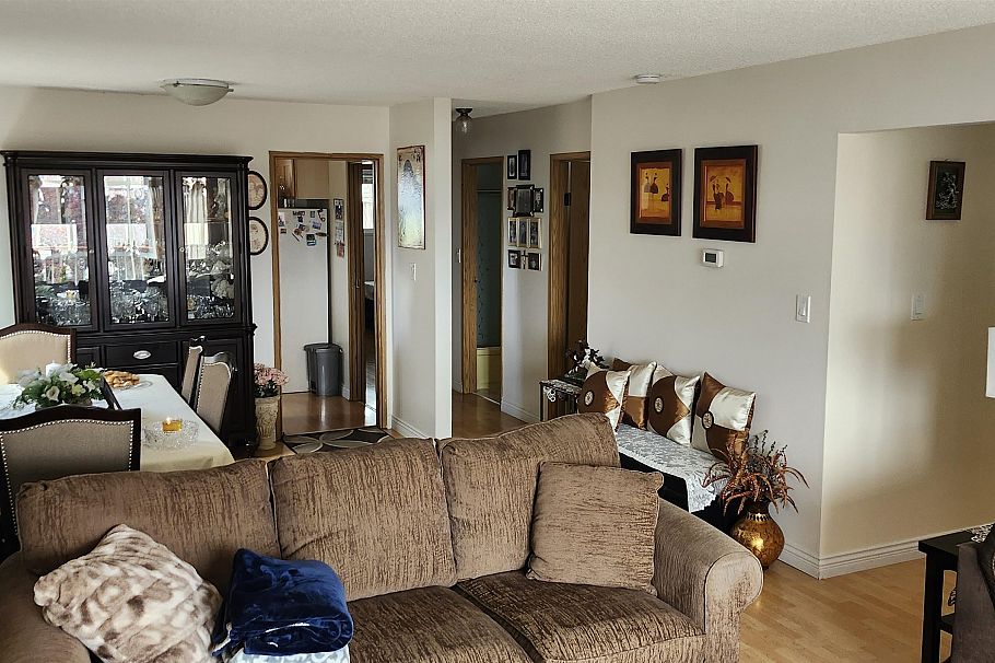 549 E 56th Avenue Vancouver, BC - 6