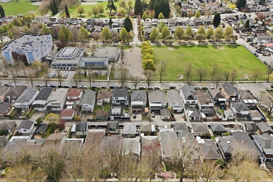 840 E 38th Avenue Vancouver, BC - 37