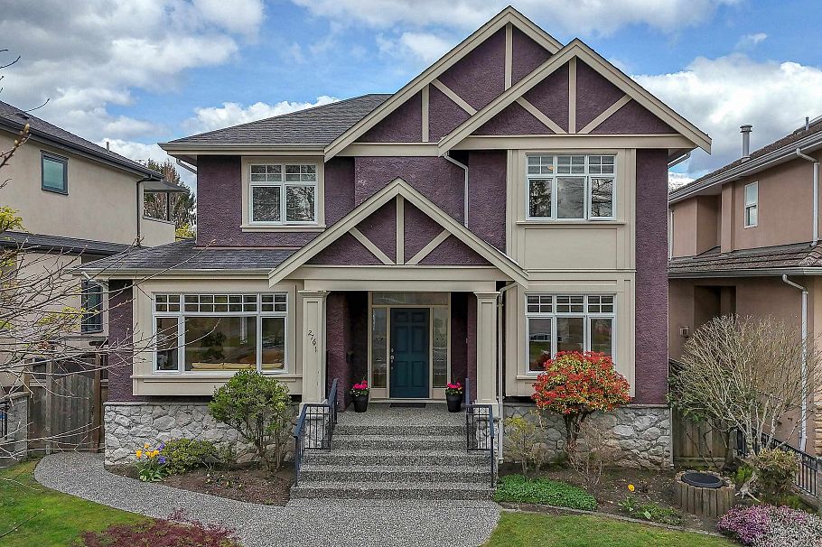 2761 E 53rd Avenue Vancouver, BC - 2