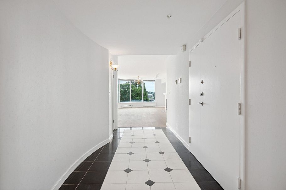 5A 1403 Beach Avenue Vancouver, BC - 6