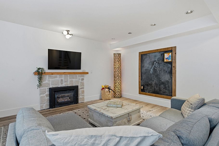 1335 Ridgewood Drive North Vancouver, BC - 29