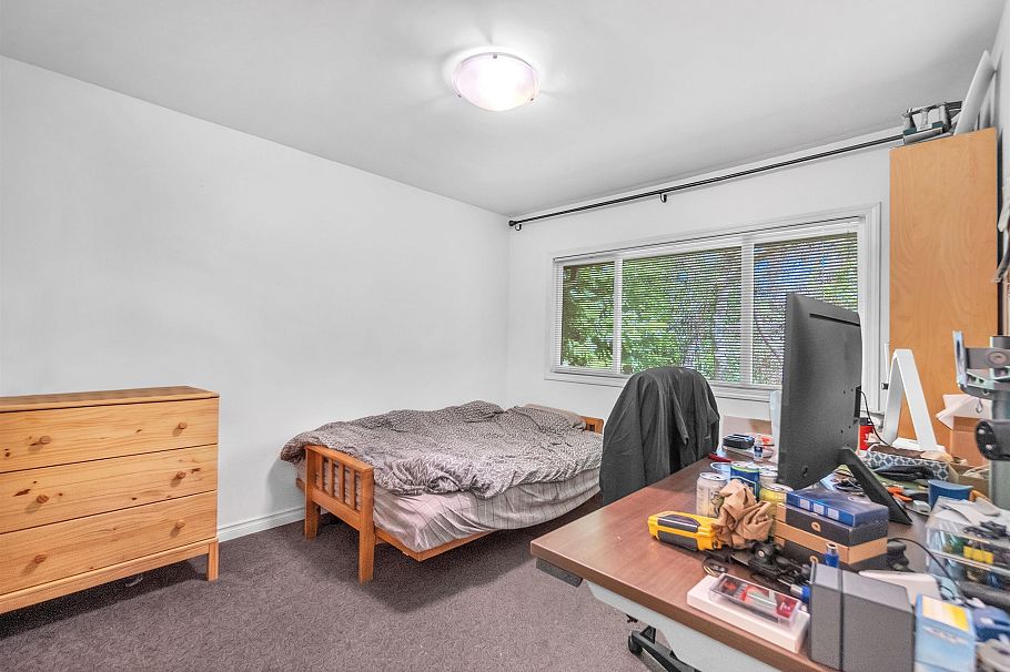 825 W 20th Street North Vancouver, BC - 15