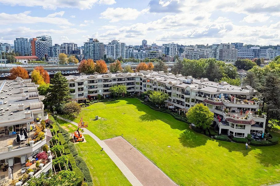 311 1869 Spyglass Place Vancouver, BC - 21