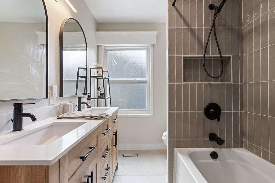 737-745 St. Andrews Avenue North Vancouver, BC - 34