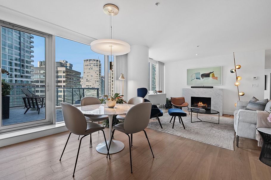 1701 1111 Alberni Street Vancouver, BC - 1