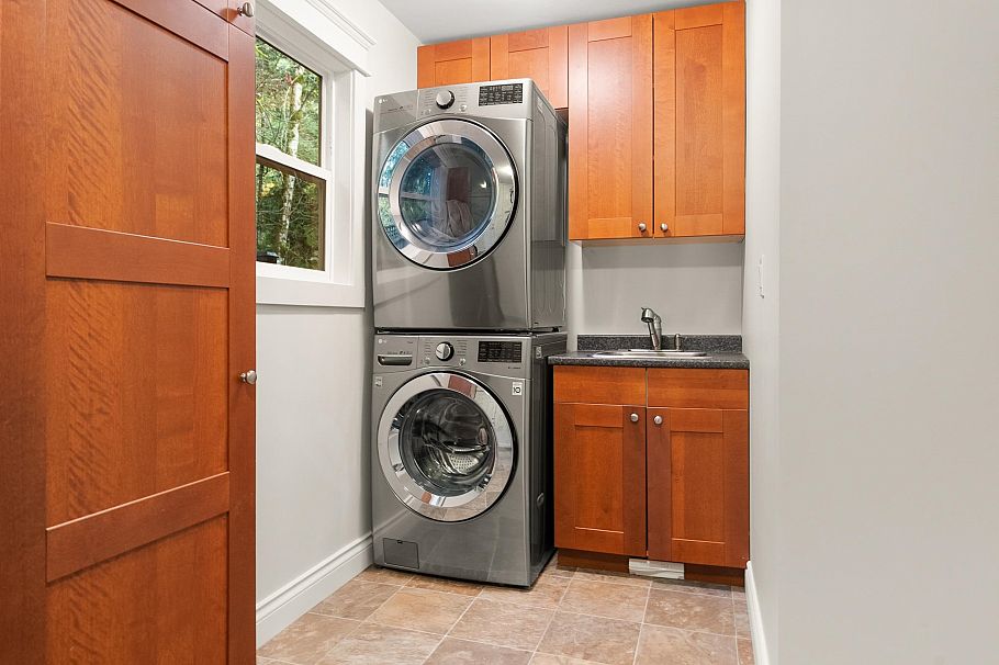 1530 Lighthall Court North Vancouver, BC - 28