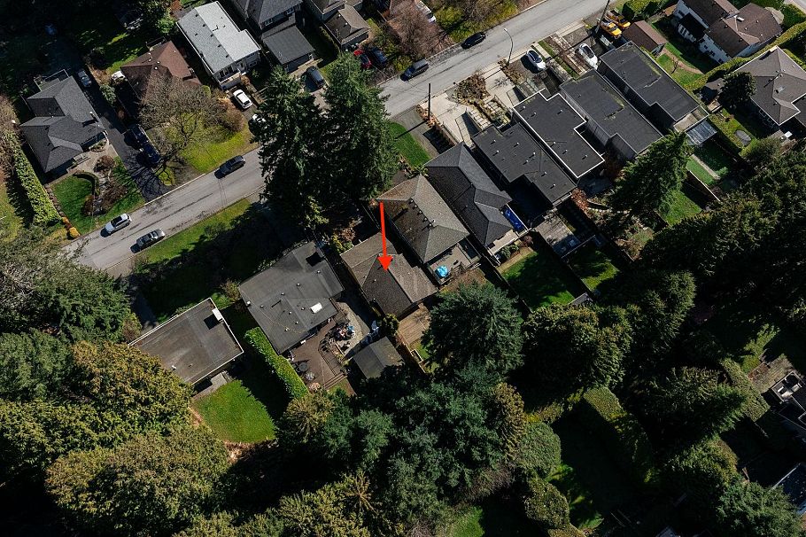 3015 Royal Avenue North Vancouver, BC - 32