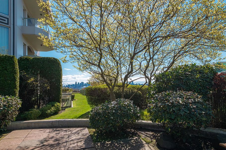 302 168 Chadwick Court North Vancouver, BC - 34