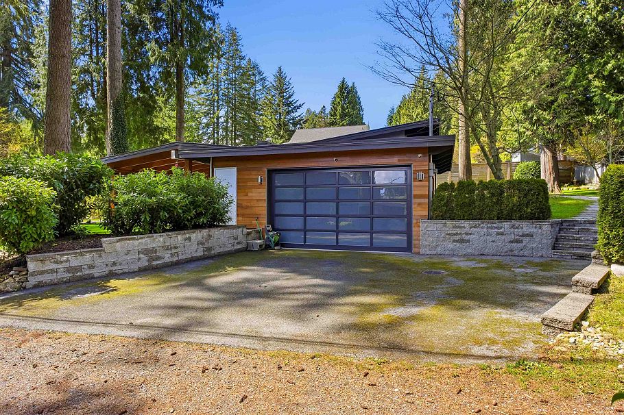 672 E St James Road North Vancouver, BC - 6