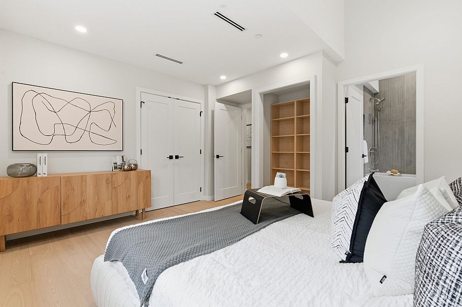 2 2091 E 20th Avenue Vancouver, BC - 22