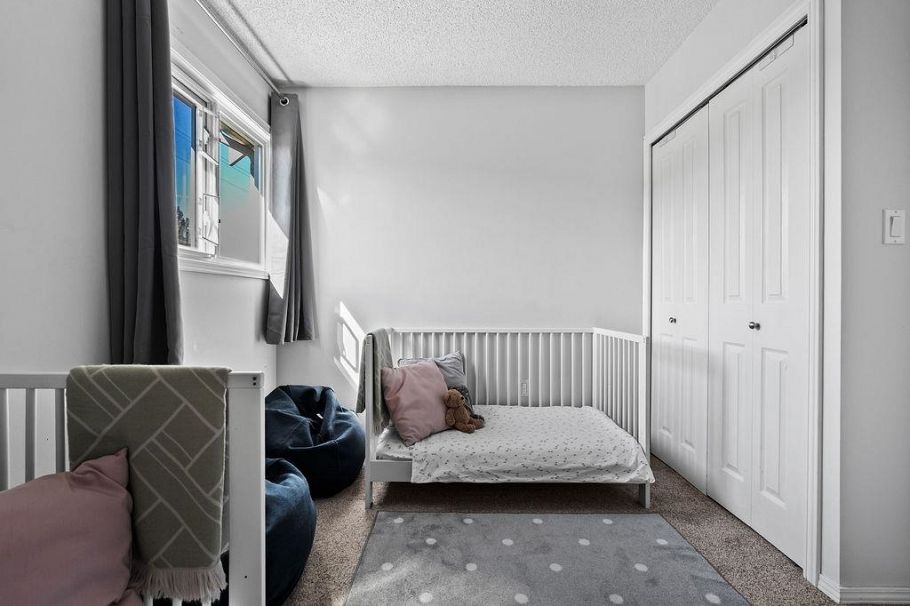 26 230 W 15th Street North Vancouver, BC - 25