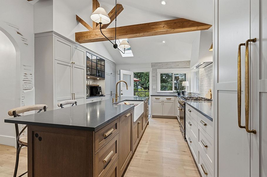 1335 Ridgewood Drive North Vancouver, BC - 14