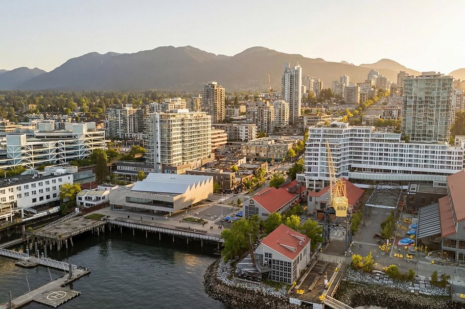 737-745 St. Andrews Avenue North Vancouver, BC - 40