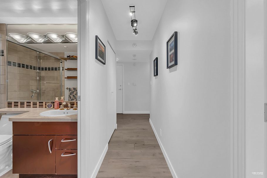 1506 1199 Marinaside Crescent Vancouver, BC - 27