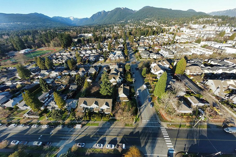 1509 Mahon Avenue North Vancouver, BC - 29