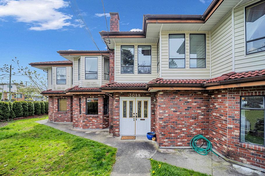 3088 School Avenue Vancouver, BC - 3