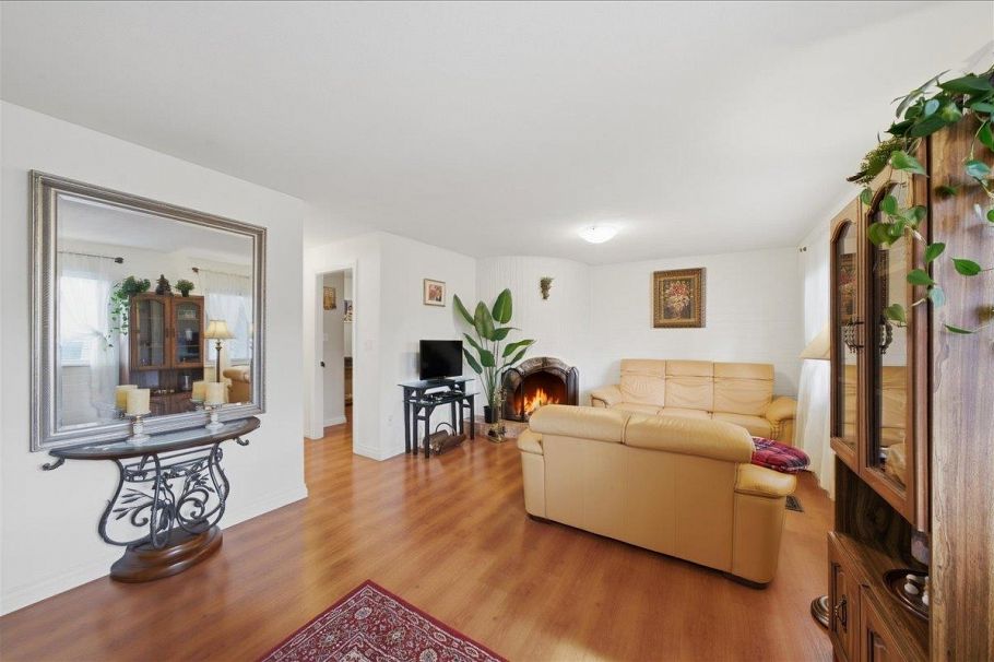 840 E 38th Avenue Vancouver, BC - 5