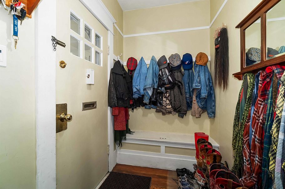 6319 Sophia Street Vancouver, BC - 3