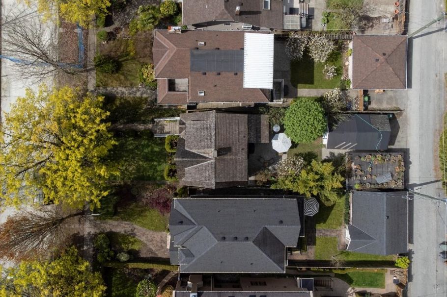 3771 W 31st Avenue Vancouver, BC - 37