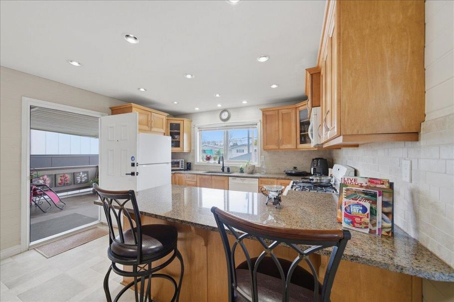 840 E 38th Avenue Vancouver, BC - 11