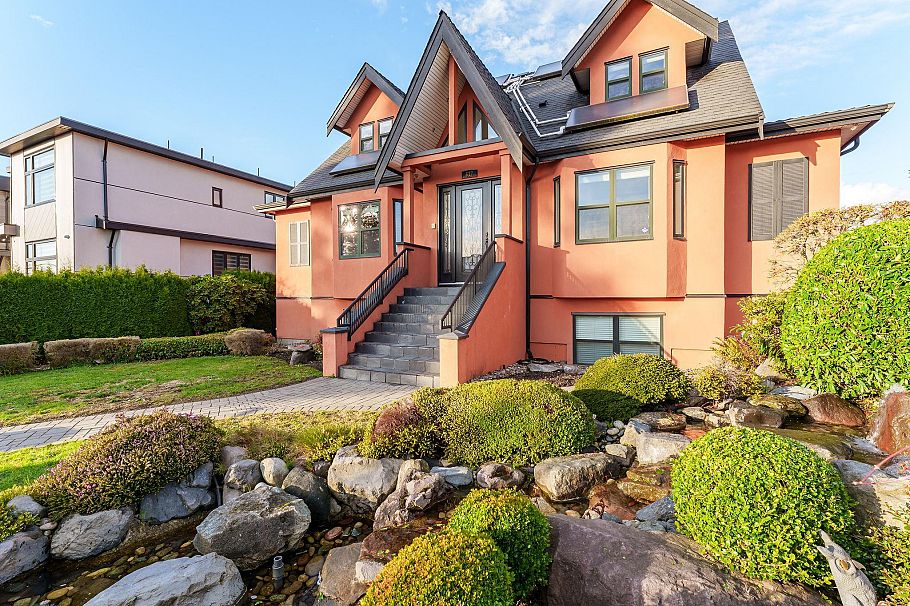 617 E 52nd Avenue Vancouver, BC - 1