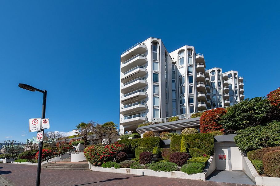 302 168 Chadwick Court North Vancouver, BC - 32