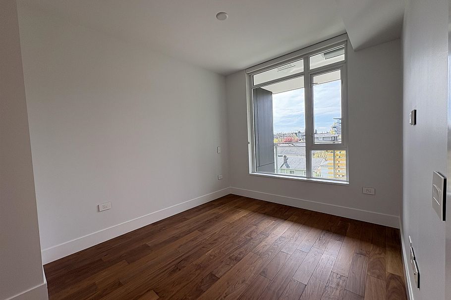 405 389 W 59th Avenue Vancouver, BC - 9