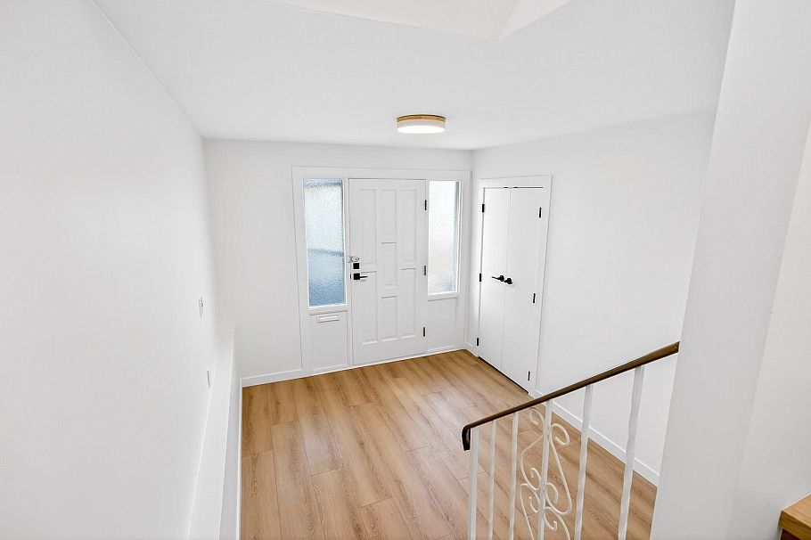 2085 Waverley Avenue Vancouver, BC - 27