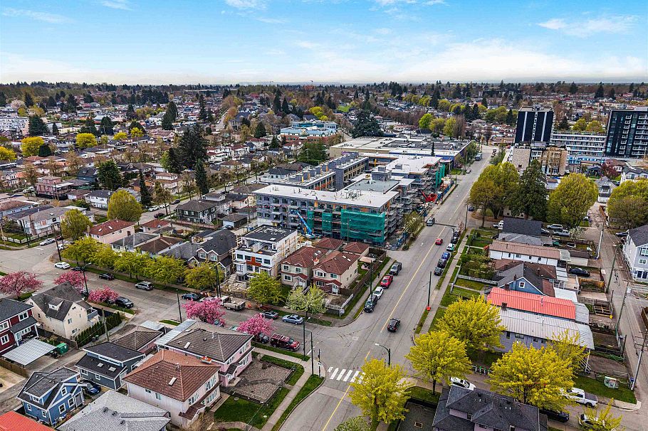 2808 Horley Street Vancouver, BC - 32