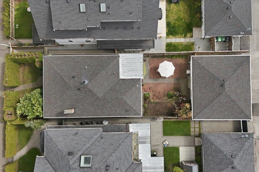 840 E 38th Avenue Vancouver, BC - 38