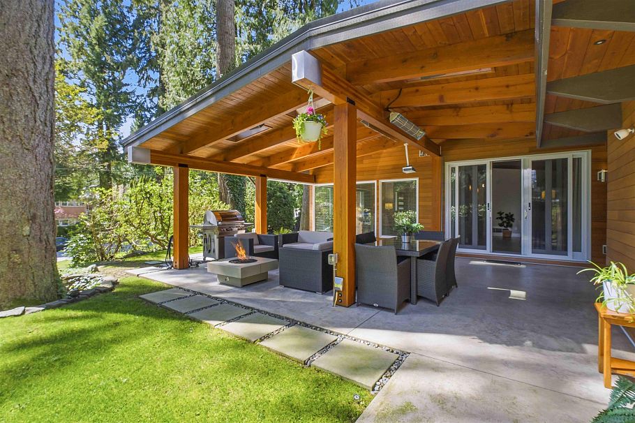 672 E St James Road North Vancouver, BC - 10