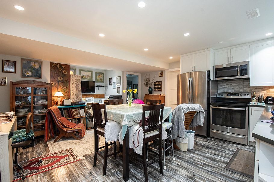 2551 Hyannis Point North Vancouver, BC - 38