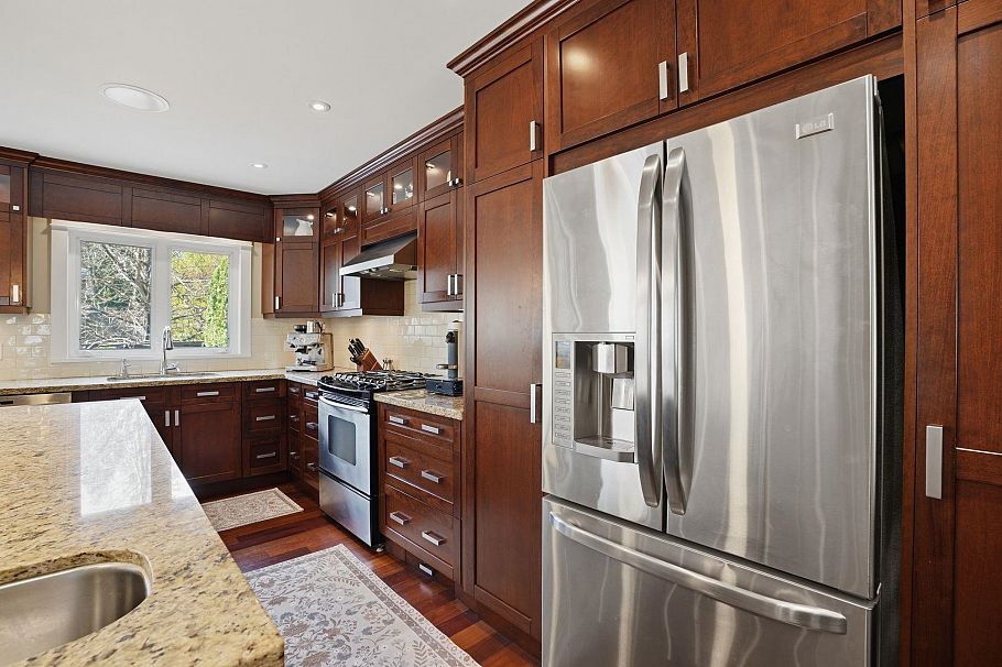 1491 Norton Court North Vancouver, BC - 11