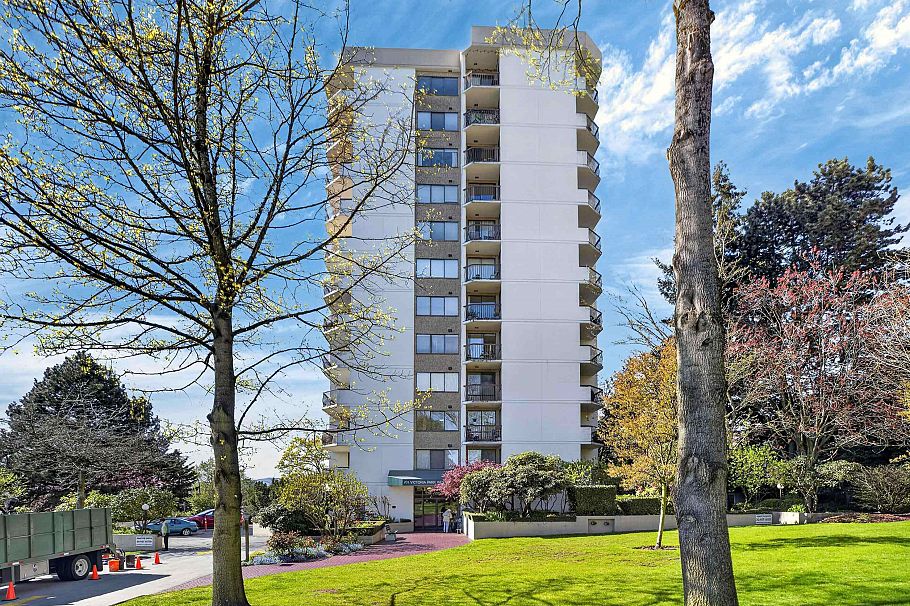 1105 701 W Victoria Park North Vancouver, BC - 1