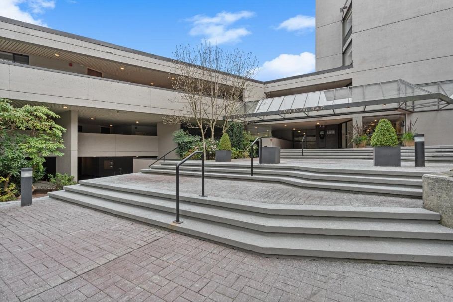 106 4900 Cartier Street Vancouver, BC - 1