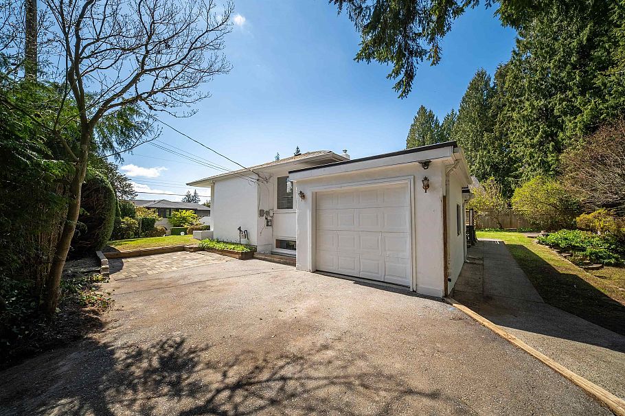 3894 Sunnycrest Drive North Vancouver, BC - 23