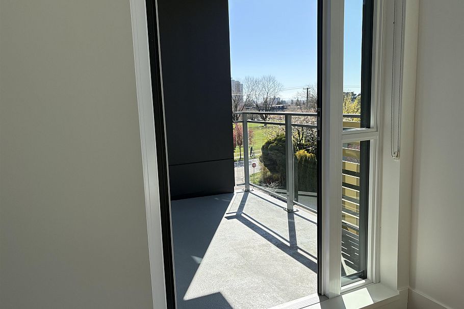 405 389 W 59th Avenue Vancouver, BC - 13