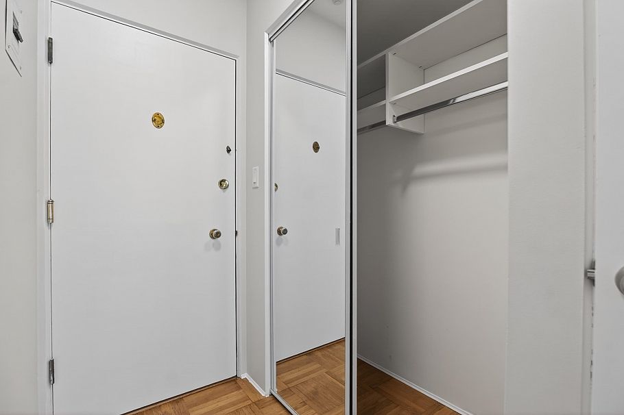 207 1879 Barclay Street Vancouver, BC - 18