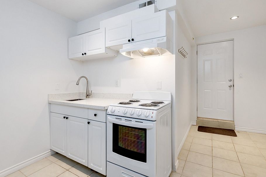 2085 Waverley Avenue Vancouver, BC - 36