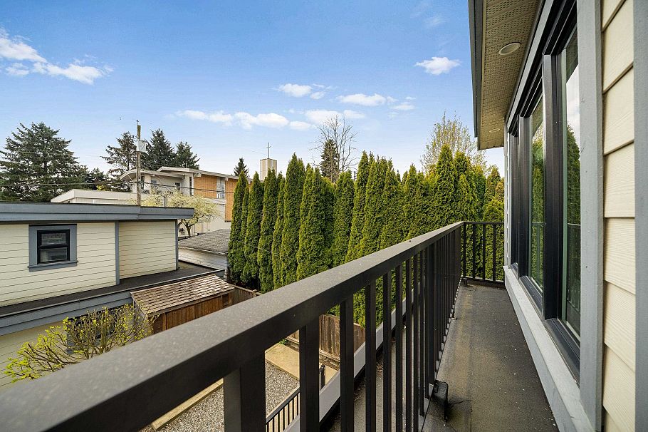 3128 Graveley Street Vancouver, BC - 14