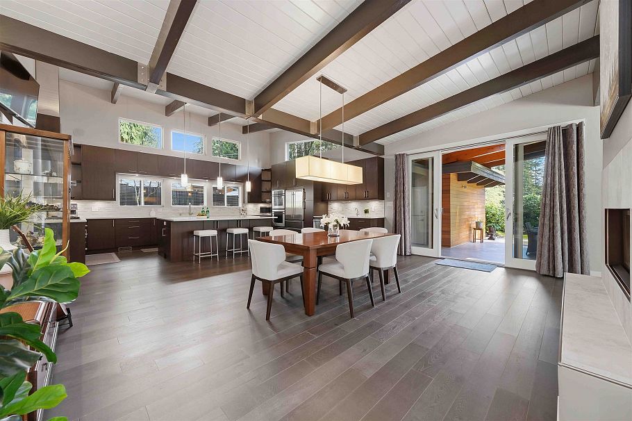 672 E St James Road North Vancouver, BC - 18