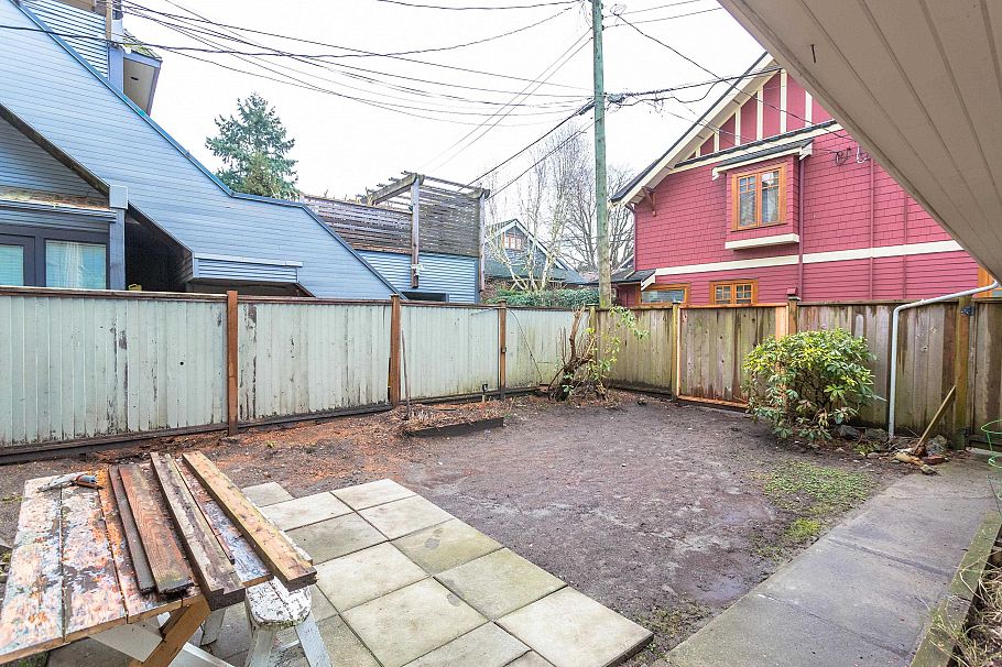 3086 W 2nd Avenue Vancouver, BC - 24