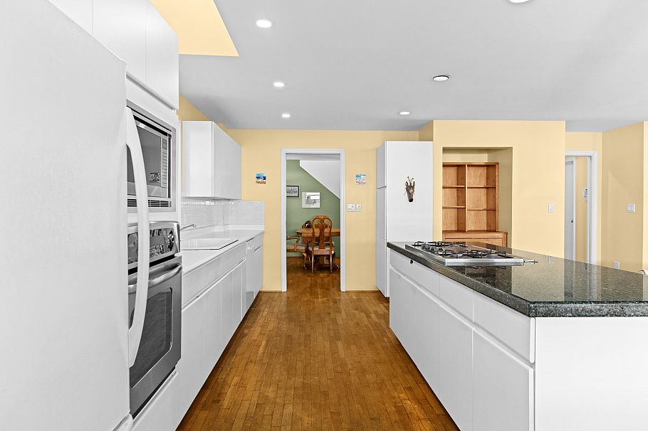 4367 W 15th Avenue Vancouver, BC - 14