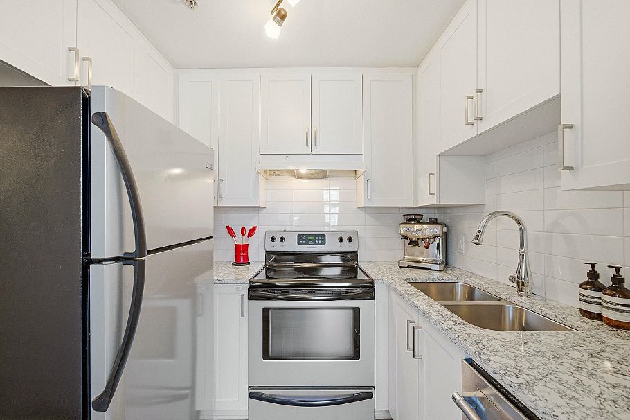 309 418 E Broadway Vancouver, BC - 12