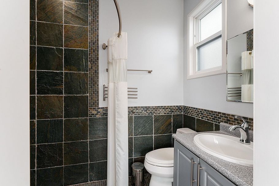 617 E 52nd Avenue Vancouver, BC - 25