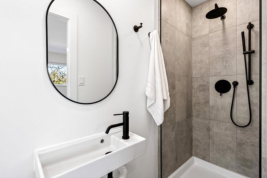 2085 Waverley Avenue Vancouver, BC - 18